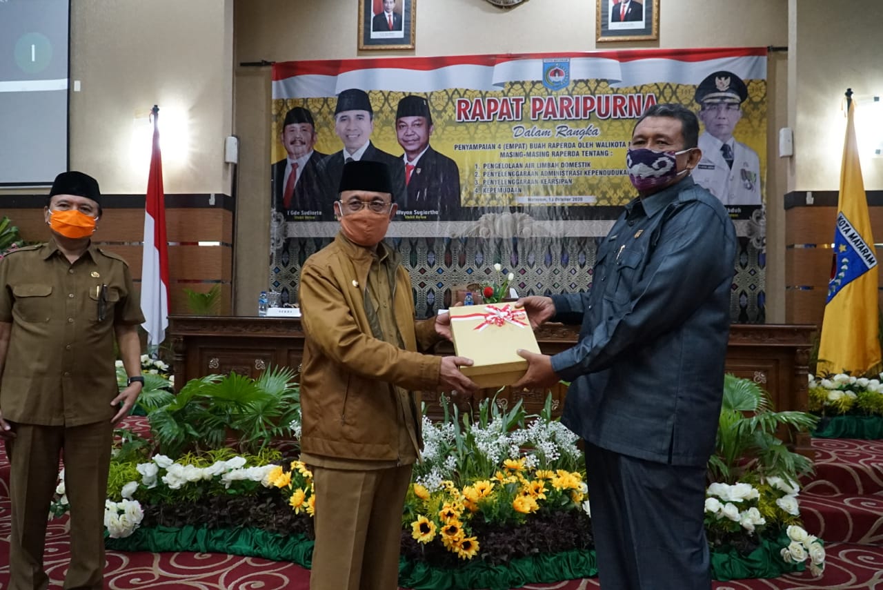 Wali Kota Sampaikan Empat Raperda Dalam Sidang Paripurna DPRD Kota Mataram