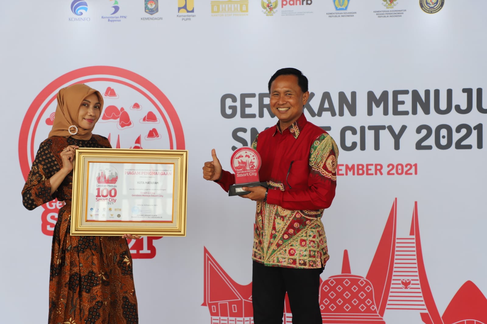 Kota Mataram Terima Penghargaan Smart Living dari Kementrian Kominfo